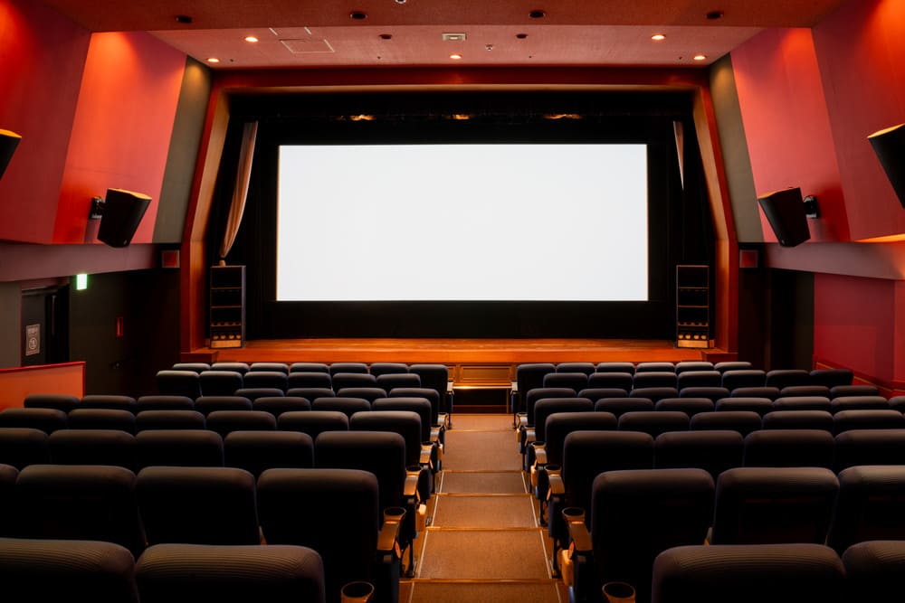 THEATER 4